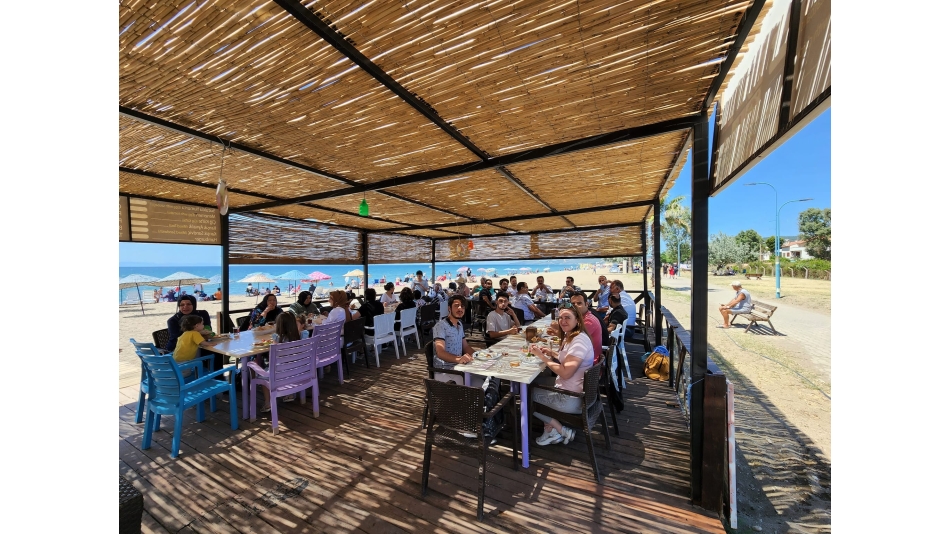 Kahramanmaraşlı Hemşehrilerimiz ile ailecek deniz kenarında kahvaltı keyfi!
